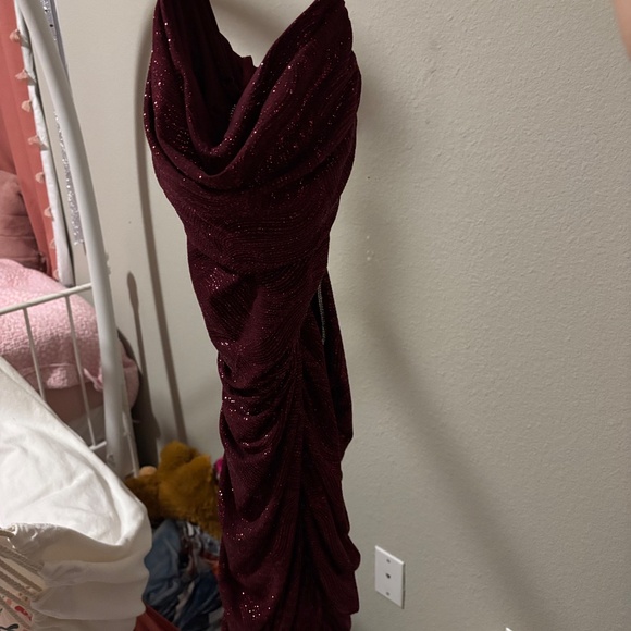 Red hoco/prom dress - Picture 3 of 4